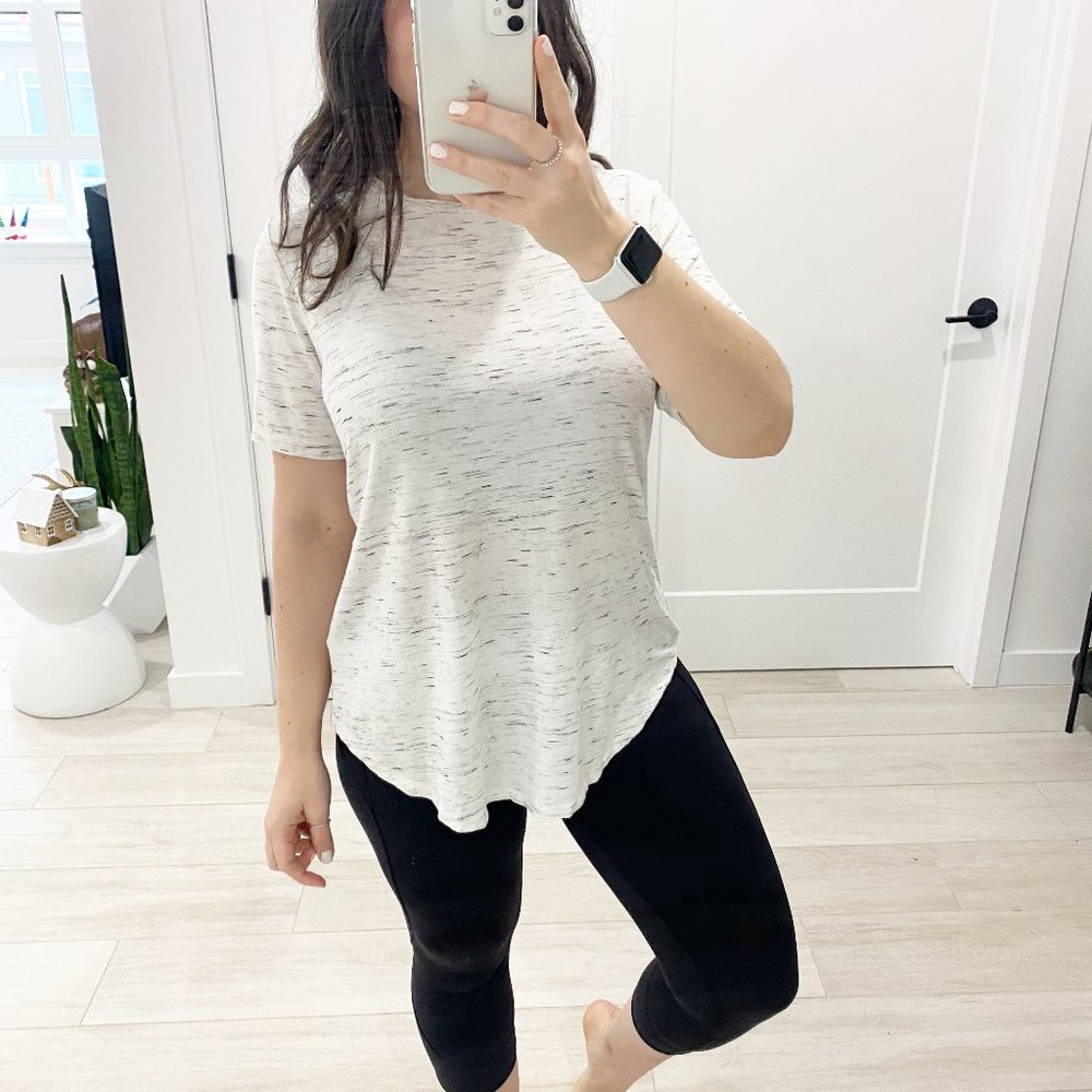 Old Navy Speckled White Luxe Tee Size Large